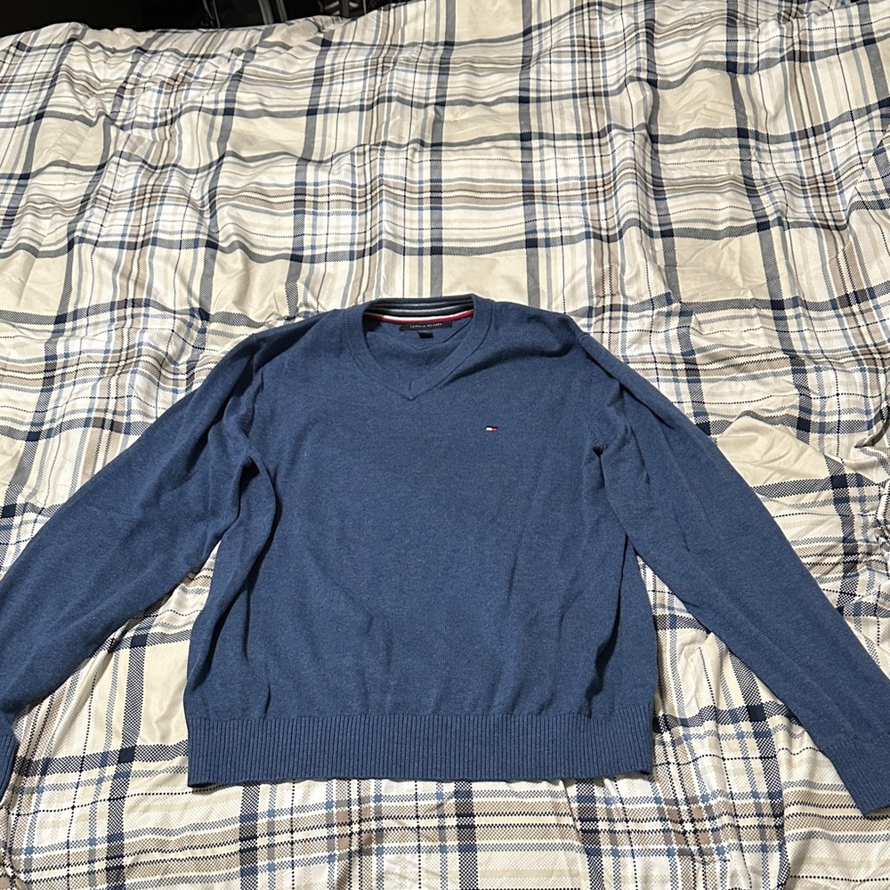 Tommy Hilfiger Men's Navy V-Neck Sweater
